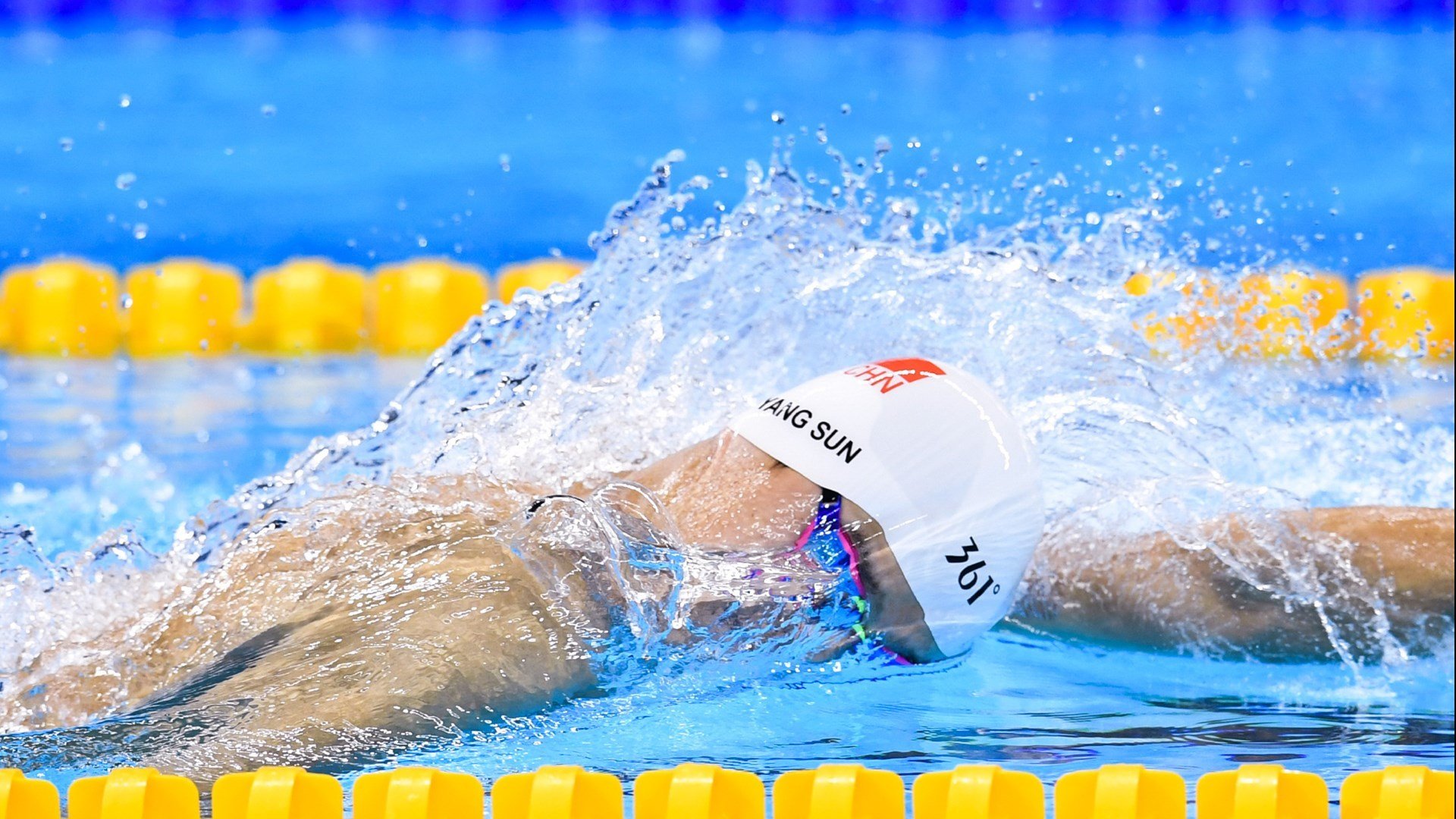 尼克斯提升场上沟通避免无谓失误，和尼克斯交谈